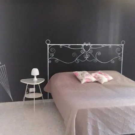 Apartment Charming - 5 Minutes From St Peter, Rom