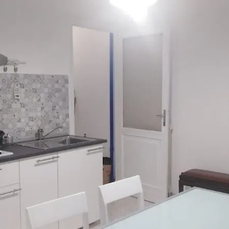 Charming - 5 Minutes From St Peter, Apartment *